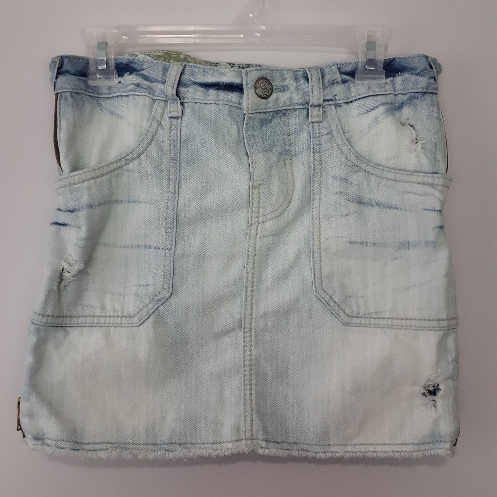 GUESS Distressed Light Wash Denim Jean Mini Skirt